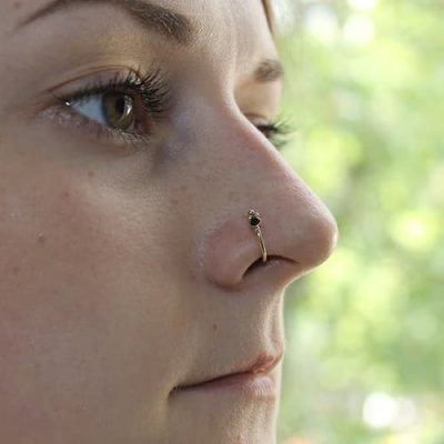 18g vs 20g Nose Rings: Which One is Right for You?